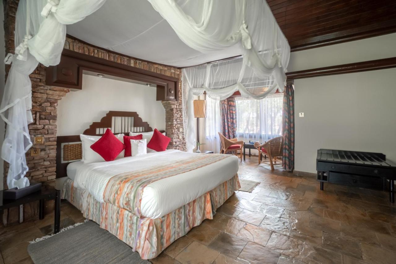 Sarova Shaba Game Lodge Archers Post Exterior photo